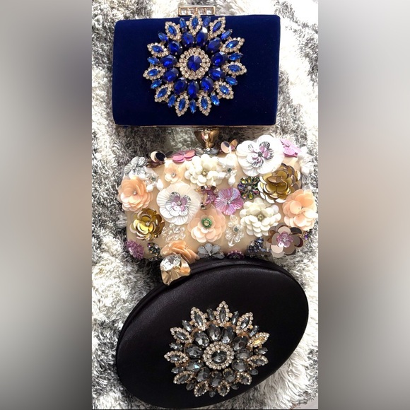 Elegant, Embellished Floral Evening Clutch - Pink, Peach, White & Cream - Picture 4 of 4